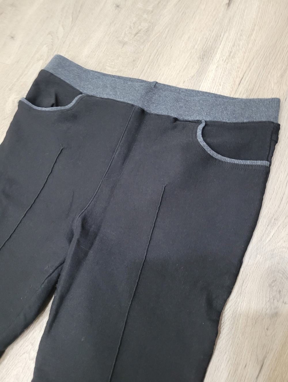 2/$20 Y2K Black & Grey Pull Up Pants Size: Large - Picture 3 of 11